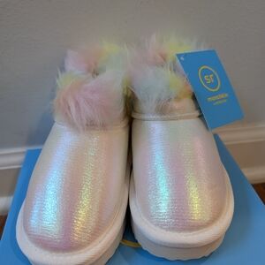 Iridescent Slip-On Shoes with Faux Fur